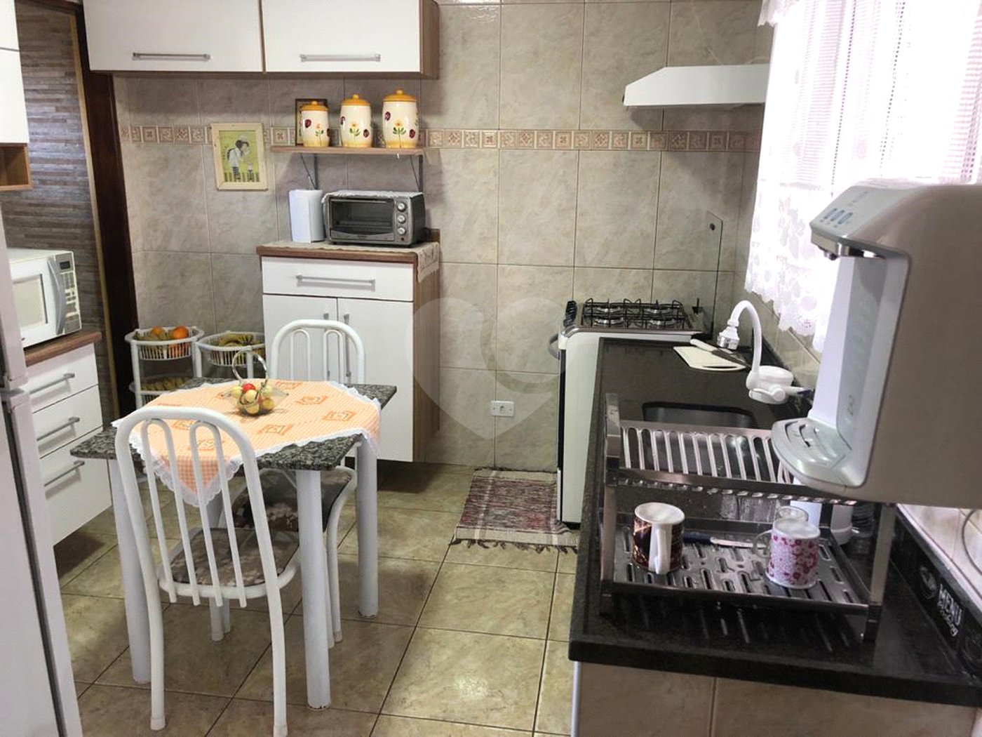 Casa à venda com 3 quartos, sendo 2 suítes,  em Jardim do Lago, Atibaia, SP