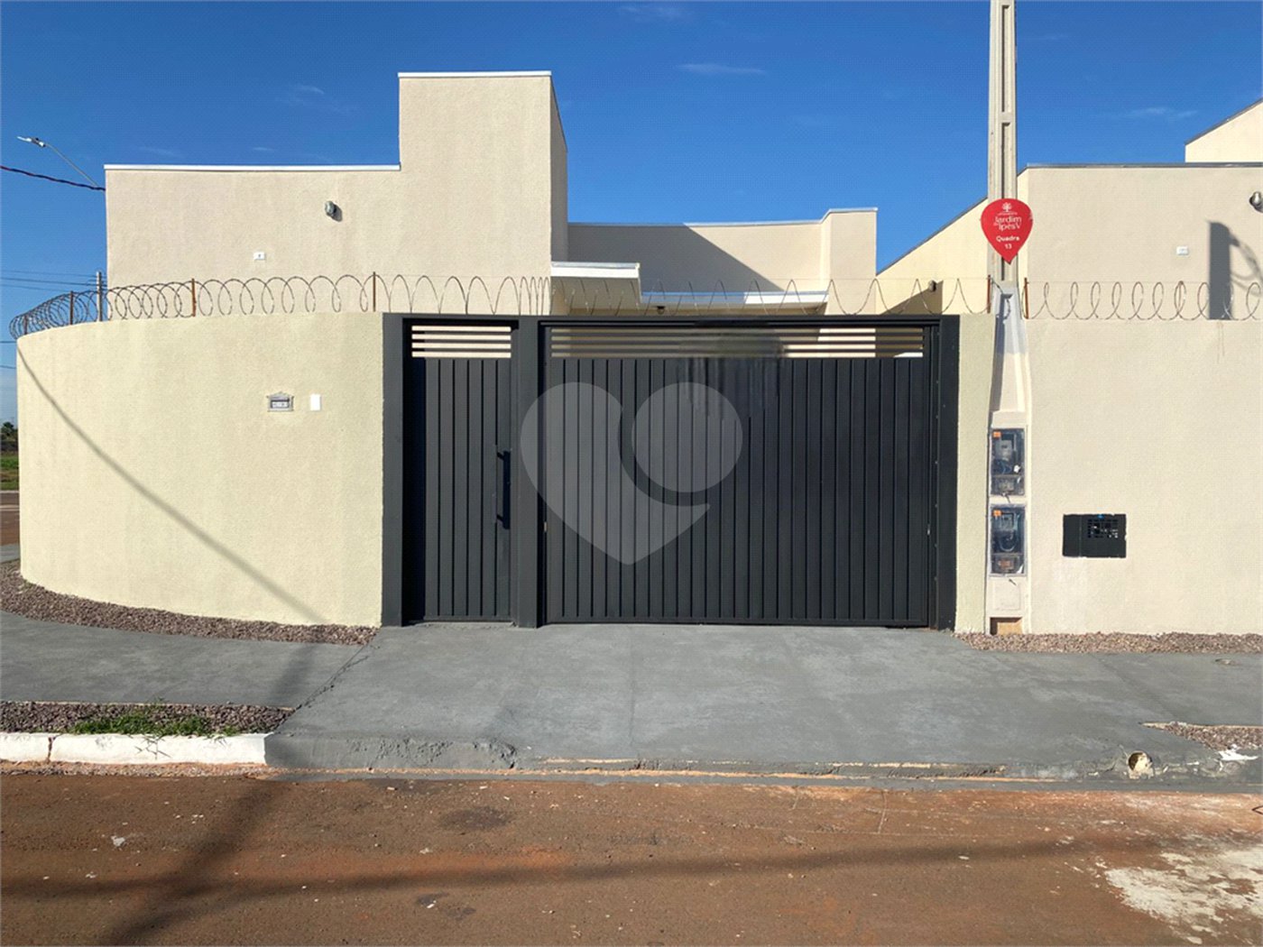 Casa à venda com 2 quartos, sendo 1 suíte,  em Ipê, Três Lagoas, MS