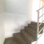 Casa à venda com 3 quartos, sendo 1 suíte, no condomínio Apeu, São Paulo - SP