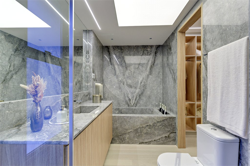 Apartamento à venda com 4 suítes em Moema, São Paulo, SP