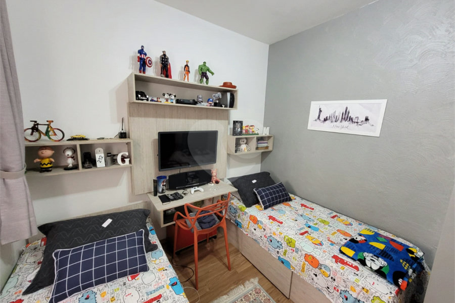 Sobrado à venda com 2 quartos em Vila Nivi, São Paulo, SP