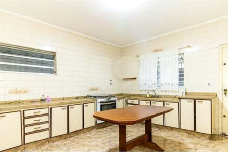 Sobrado à venda com 3 quartos, sendo 1 suíte,  em Vila Gustavo, São Paulo, SP