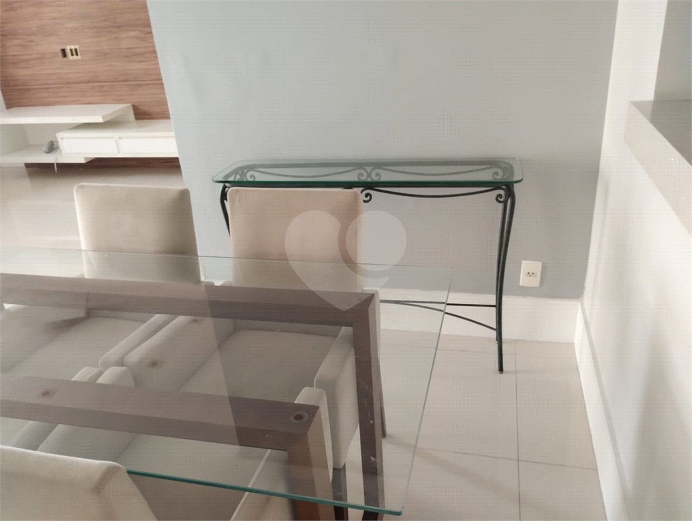 Apartamento para alugar com 2 quartos, sendo 1 suíte, em Vila Invernada, São Paulo, SP