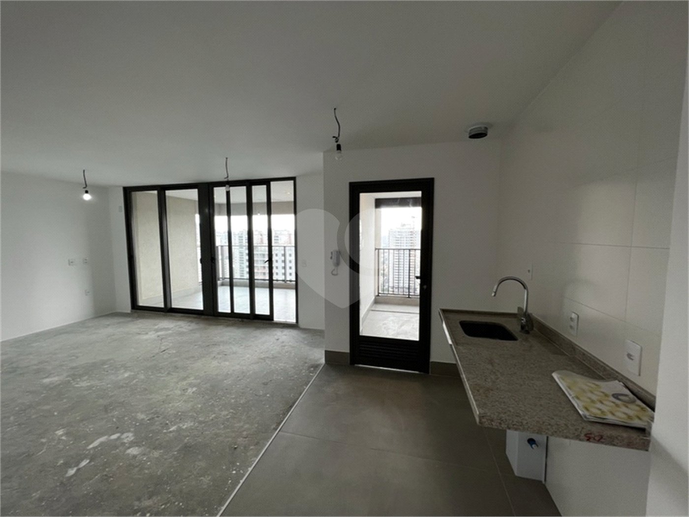 Apartamento à venda com 2 suítes em Campo Belo, São Paulo, SP