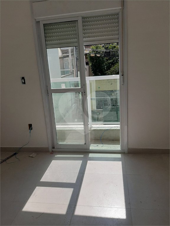 Sobrado à venda com 2 suítes em Vila Nivi, São Paulo, SP
