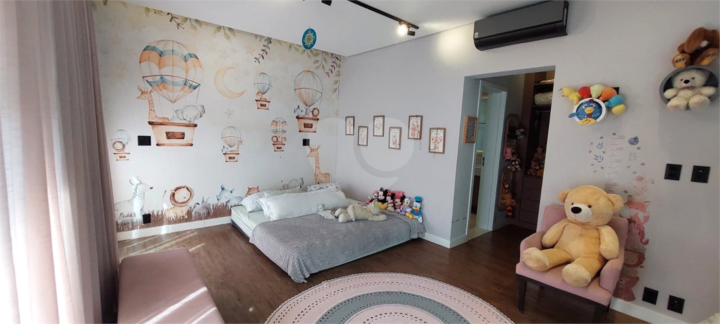 Casa à venda com 3 suítes no condomínio Figueira Garden, Atibaia - SP