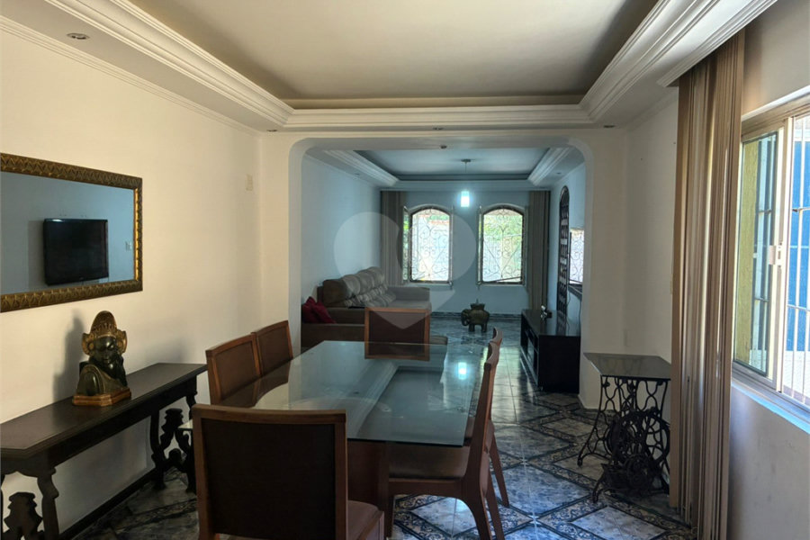 Sobrado à venda com 4 quartos, sendo 1 suíte, em Vila Guilherme, São Paulo, SP