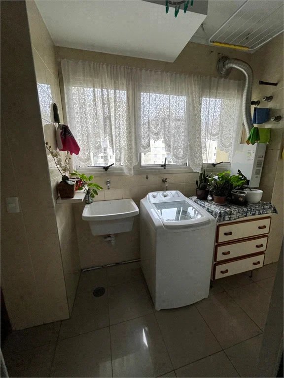 Apartamento à venda com 3 quartos, sendo 1 suíte,  em Jardim Londrina, São Paulo, SP