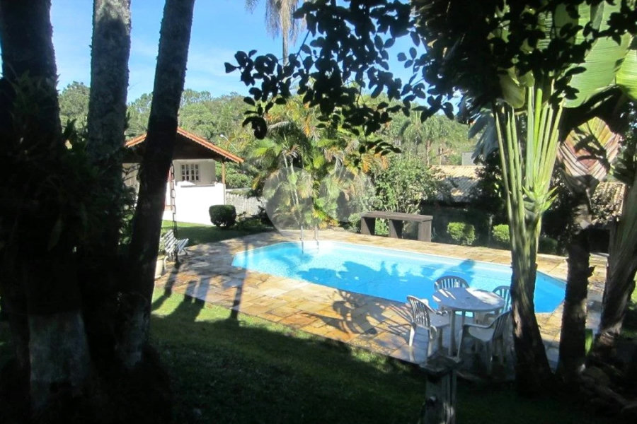 Casa à venda com 3 suítes no condomínio Associação Reserva das Hortênsias, Mairiporã - SP