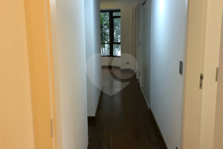 Apartamento à venda com 4 suítes em Vila Suzana, São Paulo, SP
