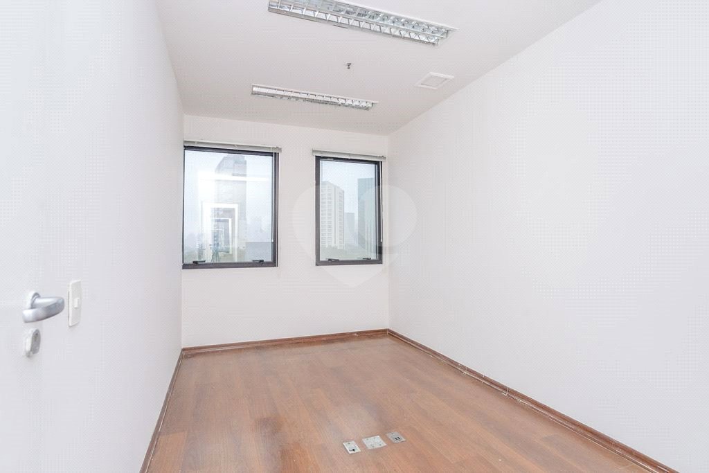 Sala à venda em Vila Olímpia, São Paulo, SP