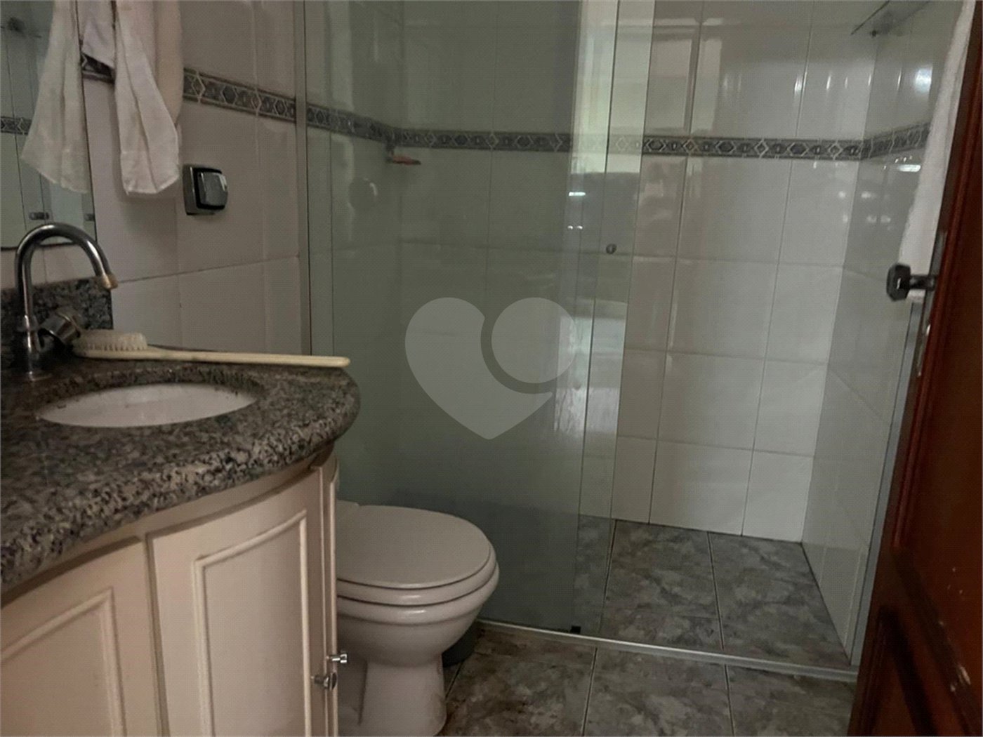 Sobrado à venda com 4 suítes em Tremembé, São Paulo, SP