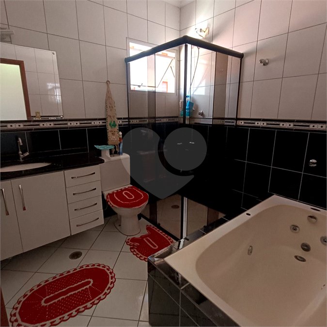 Sobrado à venda com 3 suítes em Vila Nivi, São Paulo, SP