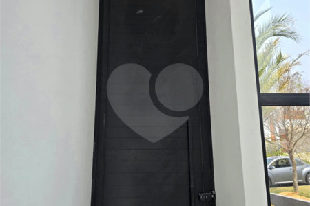 Casa à venda com 4 quartos, sendo 3 suítes, no condomínio Alphaville Nova Esplanada 4, Votorantim - SP