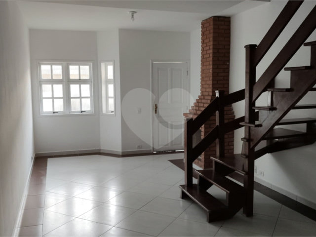Casa à venda com 2 suítes no condomínio Village Palmas, São Paulo - SP
