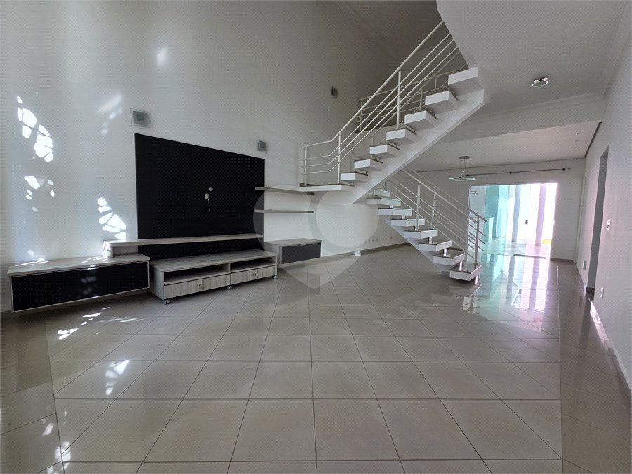Casa para alugar com 3 suítes no condomínio Residencial Villa dos Inglezes, Sorocaba - SP