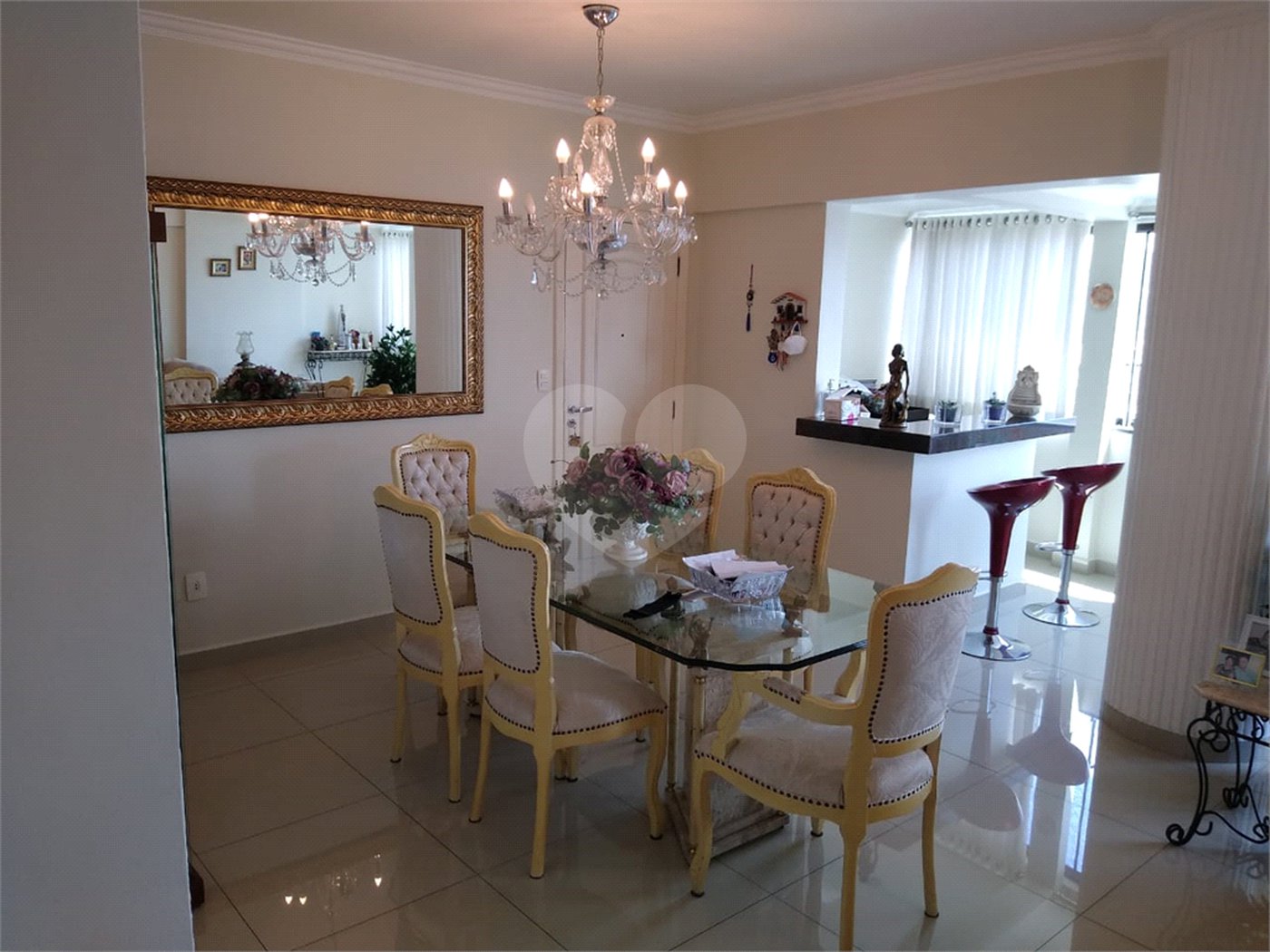 Apartamento à venda com 3 quartos, sendo 1 suíte,  em Vila Vitória, Mogi das Cruzes, SP