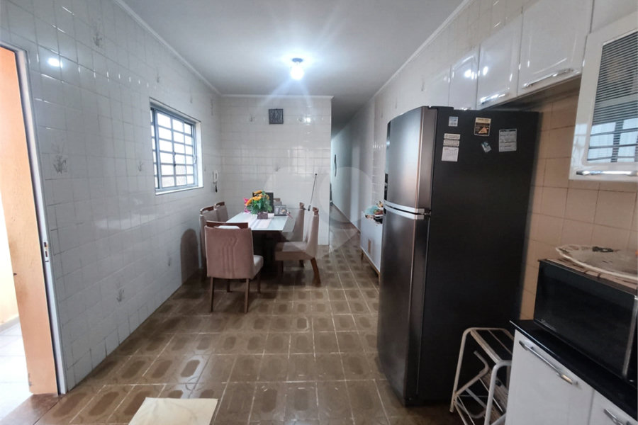 Sobrado à venda com 3 quartos, sendo 1 suíte, em Tremembé, São Paulo, SP