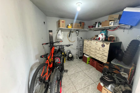 Casa à venda com 4 quartos, sendo 1 suíte, no condomínio Horto Florestal II, Sorocaba - SP