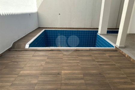 Casa à venda com 4 suítes no condomínio Villaggio Houda, São Paulo - SP