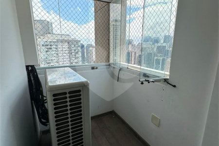 Apartamento à venda com 3 quartos, sendo 1 suíte, em Brooklin Paulista, São Paulo, SP