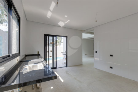 Casa à venda com 4 suítes no condomínio Reserva Robélia, São Paulo - SP