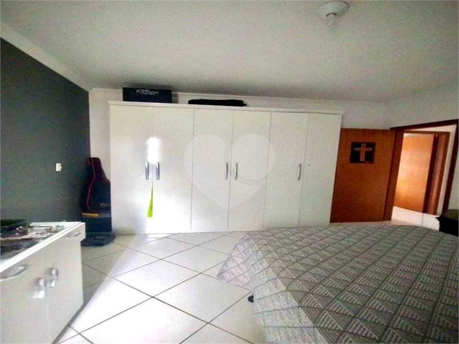 Sobrado à venda com 3 quartos, sendo 1 suíte, em Jardim Gonçalves, Sorocaba, SP