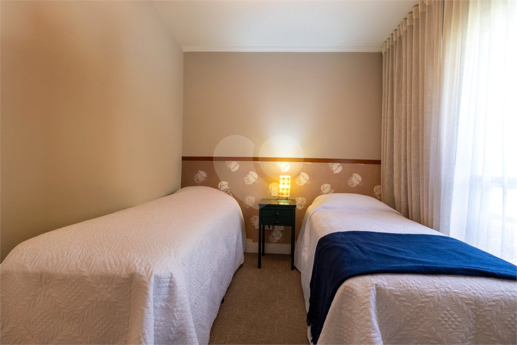 Apartamento à venda com 3 quartos, sendo 1 suíte, em Moema, São Paulo, SP