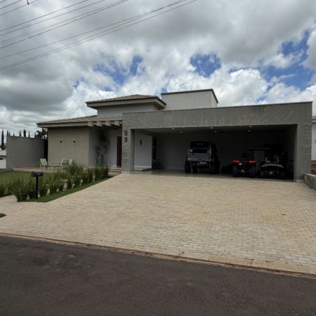 Casa à venda com 4 suítes no condomínio Gramado Park Residencial, Álvares Machado - SP