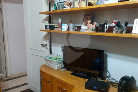 Apartamento à venda com 3 suítes em Vila Regente Feijó, São Paulo, SP
