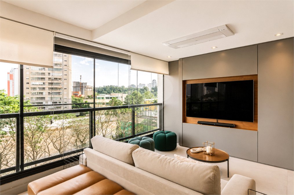 Apartamento à venda com 3 suítes em Granja Julieta, São Paulo, SP