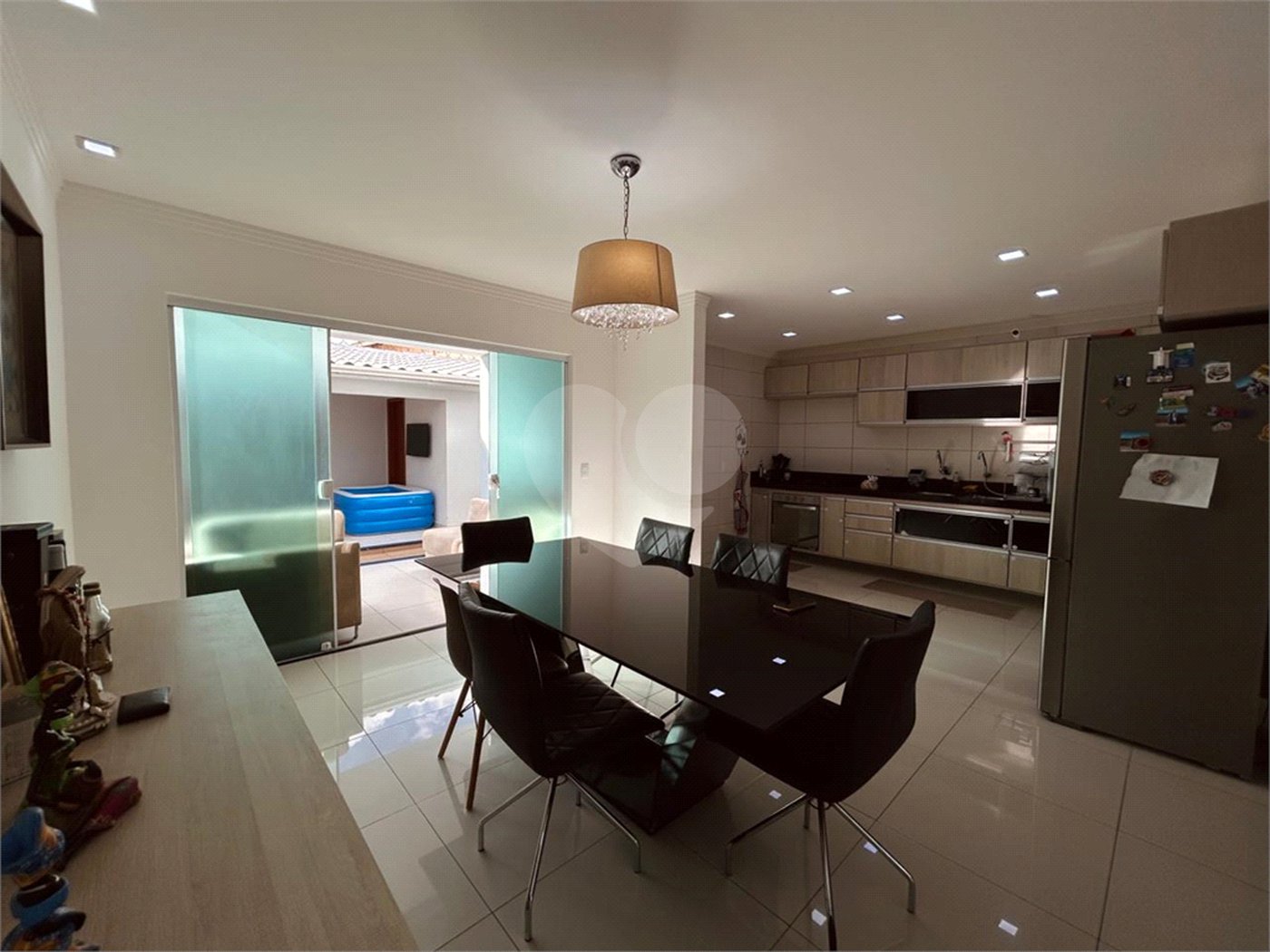 Duplex à venda com 1 quarto, sendo 3 suítes, em Taperapuan, Porto Seguro, BA