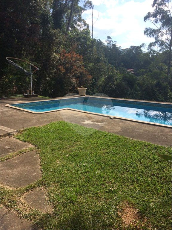 Sobrado à venda com 4 quartos, sendo 2 suítes, em Serra da Cantareira, Mairiporã, SP