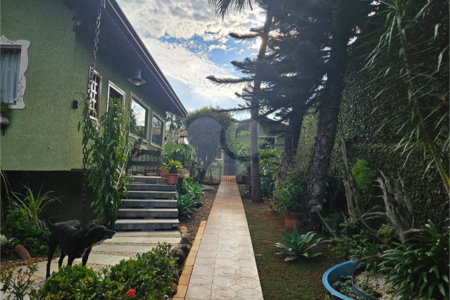 Casa à venda com 4 quartos, sendo 3 suítes, em Jardim Tapajós, Atibaia, SP