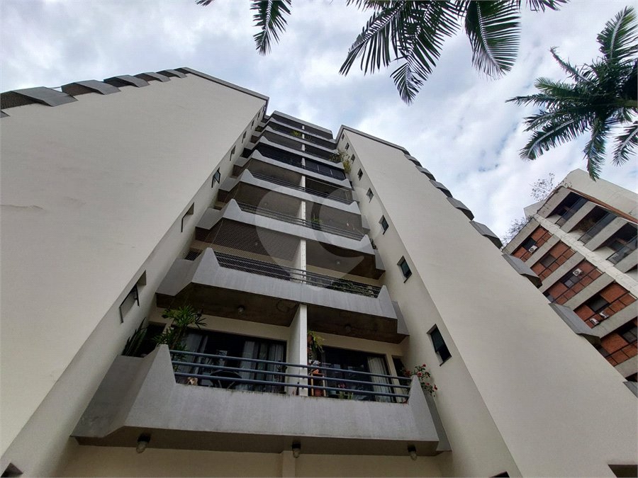 Apartamento à venda com 3 quartos, sendo 1 suíte, em Real Parque, São Paulo, SP