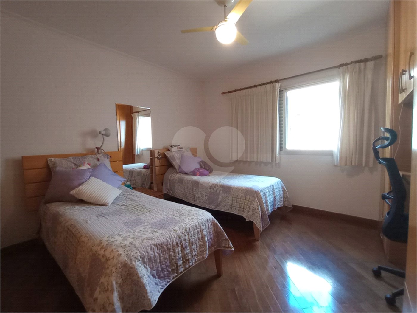 Sobrado à venda com 4 quartos, sendo 1 suíte,  em Jardim Prudência, São Paulo, SP