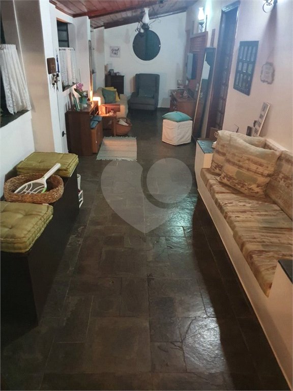 Sítio à venda com 6 quartos, sendo 5 suítes,  em Curral, Ibiúna, SP