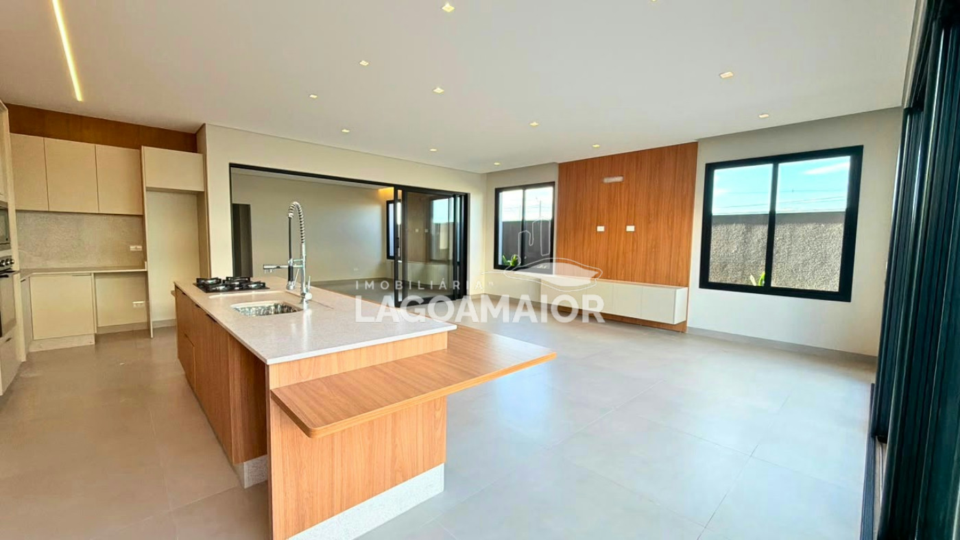Casa à venda com 3 quartos, sendo 3 suítes, no condomínio Villa Dumont, Três Lagoas - MS