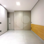 Indaiatuba - Jardim Bom sucesso - Área total: 150m² - Área construída: 115m² - 3 dormitórios sendo 1 suíte com armário planejado;Sala para dois ambientes; Banheiros com box gabinetes e espelhos; Área gourmet com churrasqueira a carvão e móveis planejados; Lavanderia coberta; Ar condicionado na sala