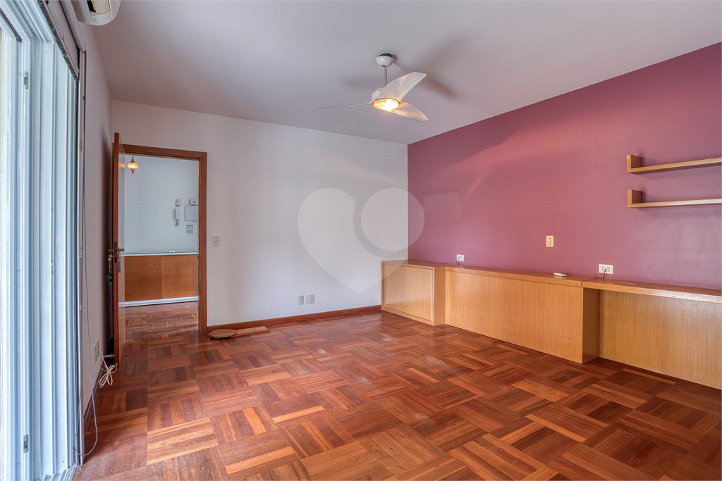 Casa à venda com 4 suítes em Chácara Monte Alegre, São Paulo, SP