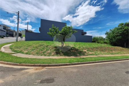 Terreno à venda com 1 suíte em Pinheirinho, Vinhedo, SP