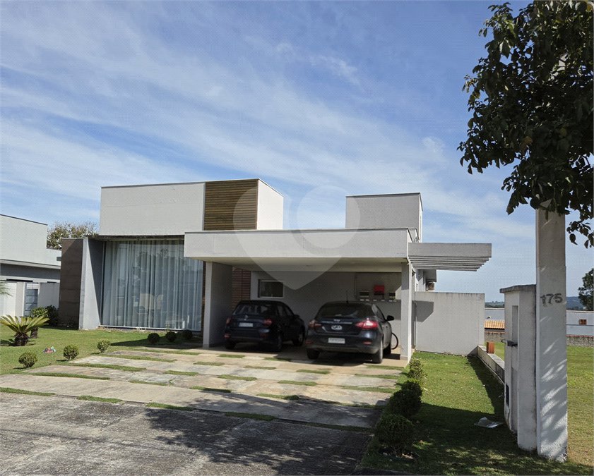 Casa à venda com 4 quartos, sendo 1 suíte, no condomínio Village Ipanema 2, Araçoiaba da Serra - SP