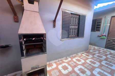 Casa à venda com 4 quartos no Centro, Tatuí, SP