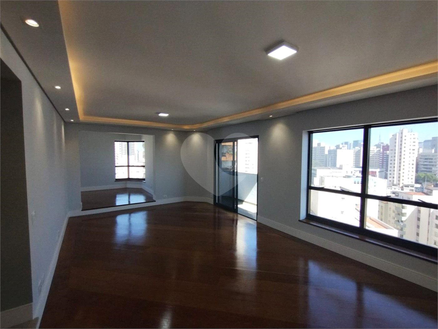 Apartamento à venda com 5 quartos, sendo 2 suítes, em Aclimação, São Paulo, SP