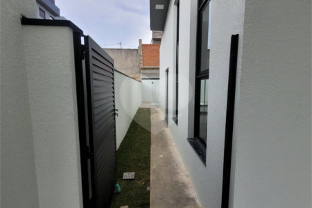 Casa à venda com 3 quartos, sendo 1 suíte, no condomínio Residencial Lagos D Icarai, Salto - SP