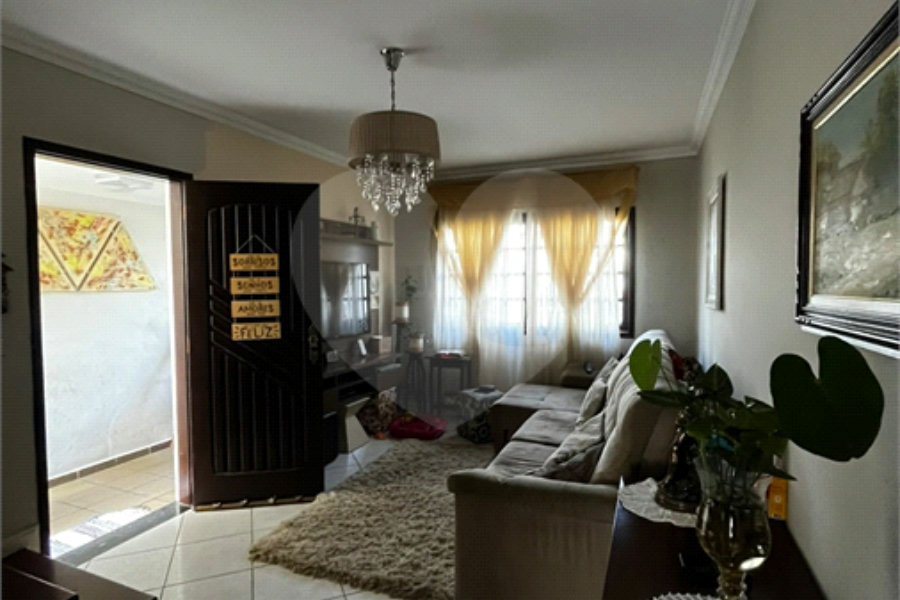 Sobrado à venda com 3 quartos, sendo 1 suíte, em Jaraguá, São Paulo, SP