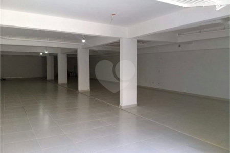 Casa à venda com 3 quartos, sendo 1 suíte, no condomínio Parque Vitória, São Paulo - SP