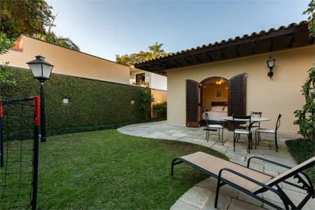 Casa Térrea à venda com 3 quartos, sendo 1 suíte, em Alto de Pinheiros, São Paulo, SP