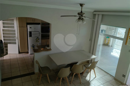 Casa à venda com 4 quartos, sendo 2 suítes,  em Vila Rei, Mogi das Cruzes, SP