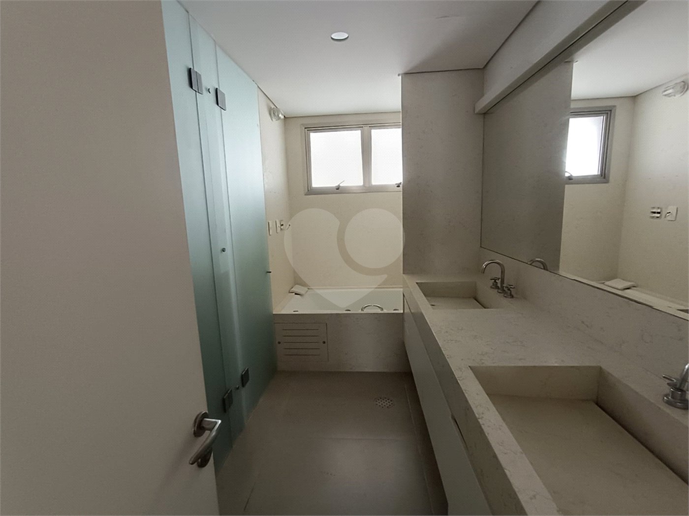 Apartamento à venda ou para alugar com 3 suítes em Pinheiros, São Paulo, SP